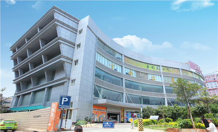 鋁單板幕墻邊框的空隙中選擇適宜的用隔聲防潮，耐腐蝕的材料